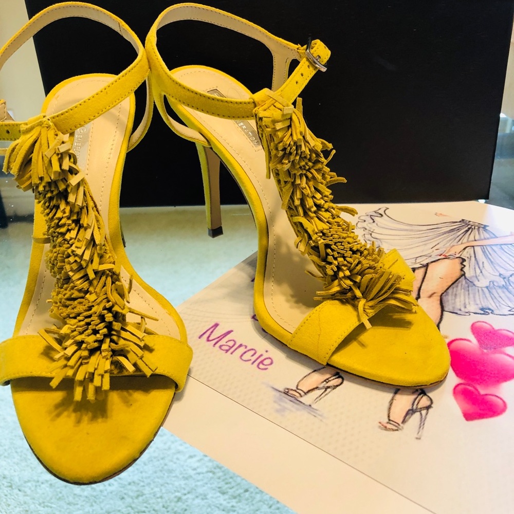 BcbgGeneration suede sandals